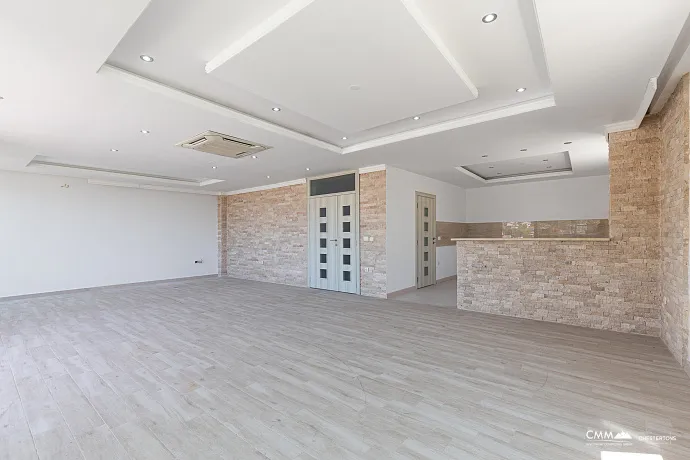 Penthouse in Ulcinj mit Meerblick