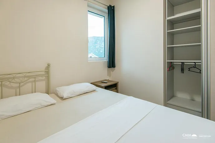 Luxuriöses Haus mit Apartments in Stoliv, nur einen Schritt vom Meer entfernt!