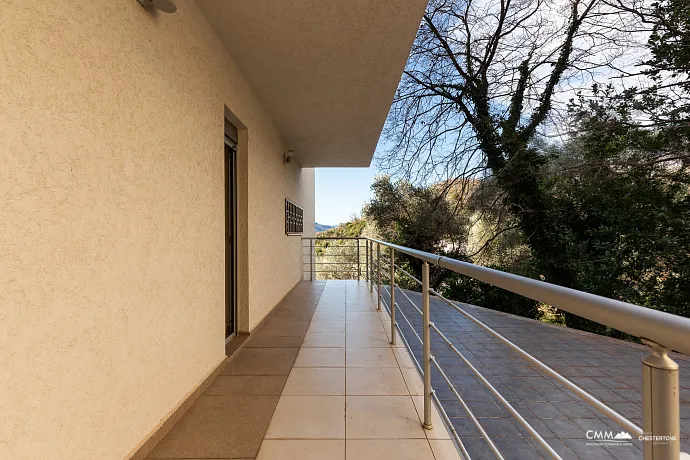 Luxuriöse Wohnung in Pržno, Terrasse mit Meerblick