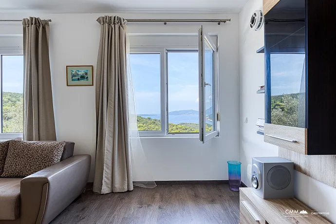 Elegantes Haus mit atemberaubendem Blick auf die Bucht von Kotor in Herceg Novi