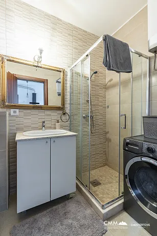 Geräumige Wohnung mit Meerblick in Tivat, Stadtteil Mažina