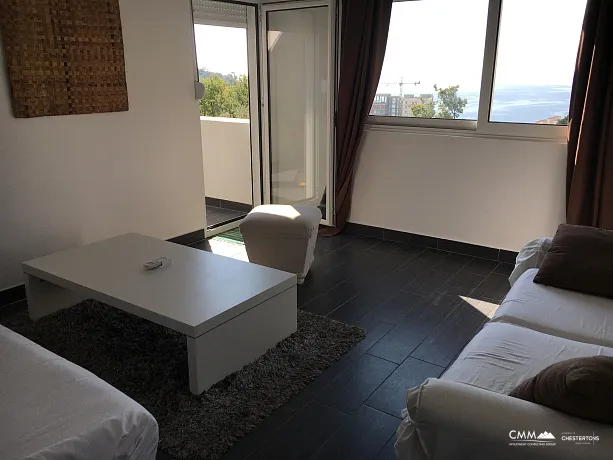 Charmante Meerblick-Residenz mit 3 Schlafzimmern in Petrovac