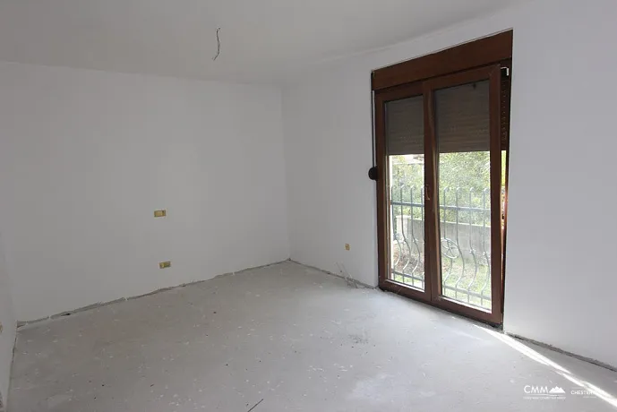 Neues Haus in Becici