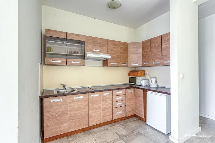 Wohnung mit Meerblick, Bijela