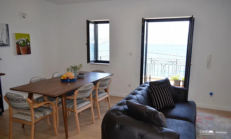 Apartment mit Panoramablick auf das Meer in der ersten Reihe in Krasici