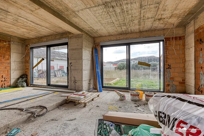 Modernes Haus in Bar mit Terrasse und 3 Schlafzimmern
