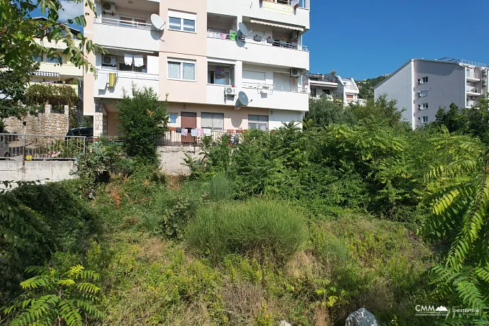 Ein Grundstück von 261m² in Budva