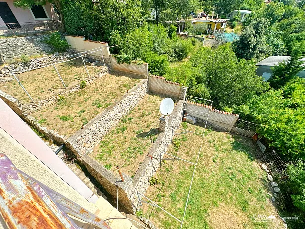Dreistöckiges Haus mit Meerblick in Zagradje