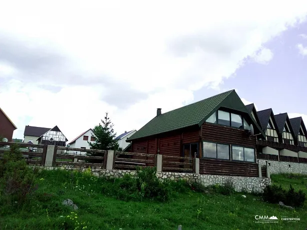 Haus im Norden Montenegros in der Stadt Zabljak