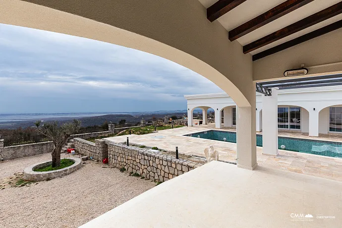 Wunderschöne Villa mit atemberaubendem Blick in Ulcinj