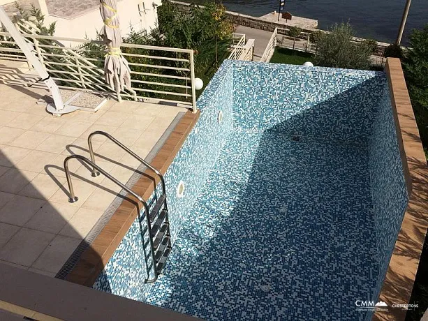 Modernes Haus in Stoliv mit Pool