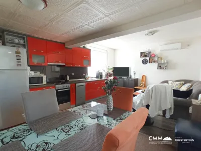 Haus in Bar mit großem Grundstück