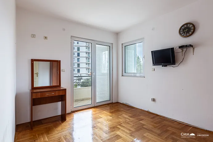 Geräumige 64 m² Wohnung mit Meerblick in Bečići