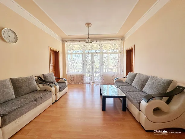 Dreistöckiges Haus in Dobra Voda 308m2