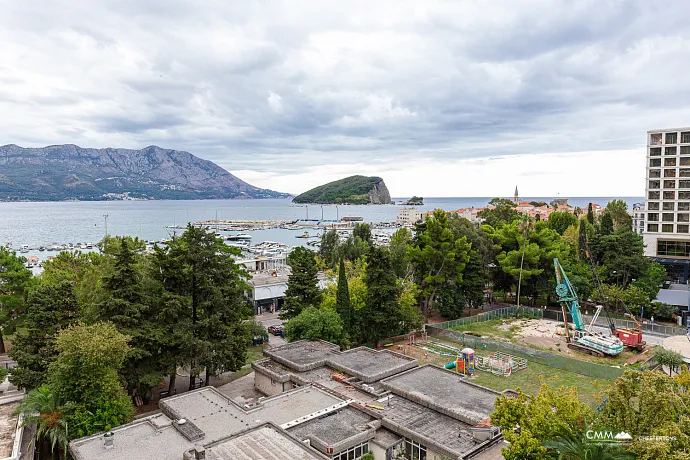 Moderne Einzimmerwohnung in Budva mit optionaler Garage