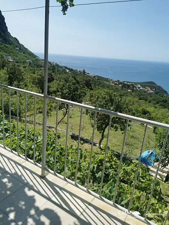 Haus zum Verkauf in Tudorovichi mit Meerblick