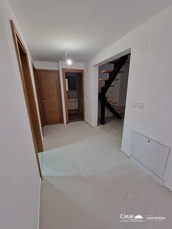 Maisonette-Wohnung mit drei Schlafzimmern in Igalo mit Meerblick