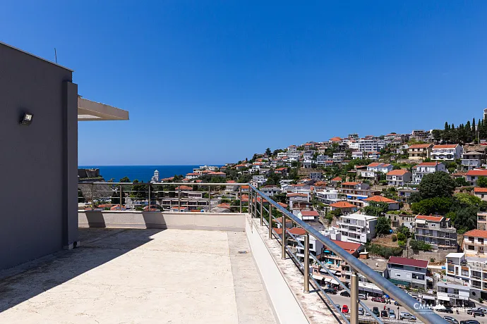 Penthouse in Ulcinj mit Meerblick