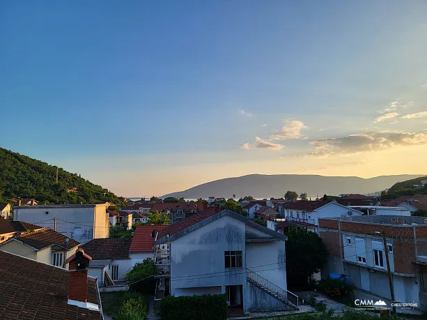 Haus mit 10 Wohnungen in Herceg Novi, Zelenika