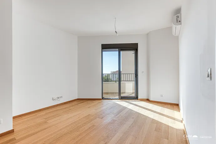 Ein-Zimmer-Wohnung mit Garage, Bečići