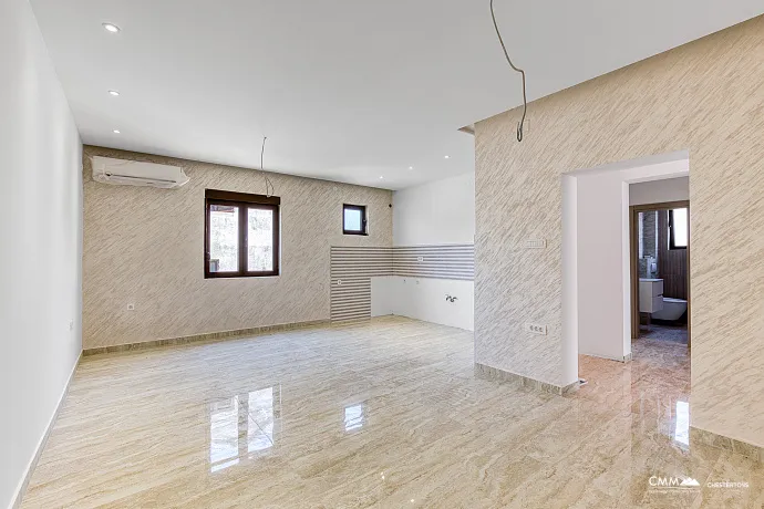 Renovierte Wohnung in Tivat, 78 m²