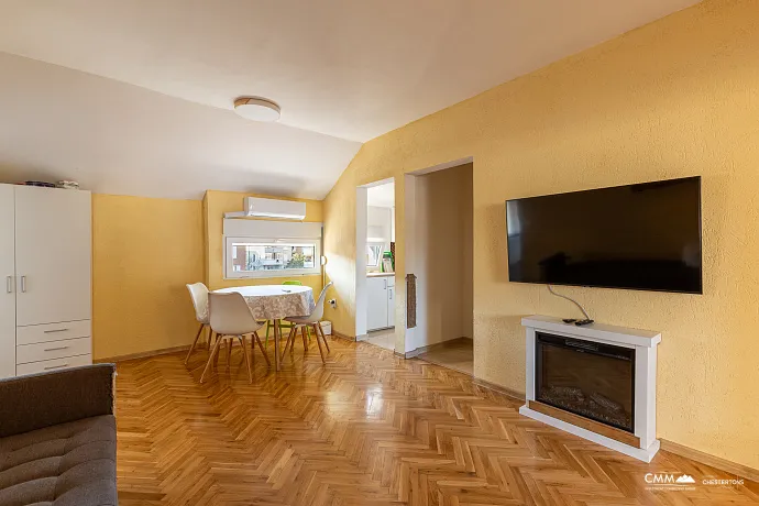 Zweizimmerwohnung in Budva, 60 m², Top-Lage nahe dem Strand