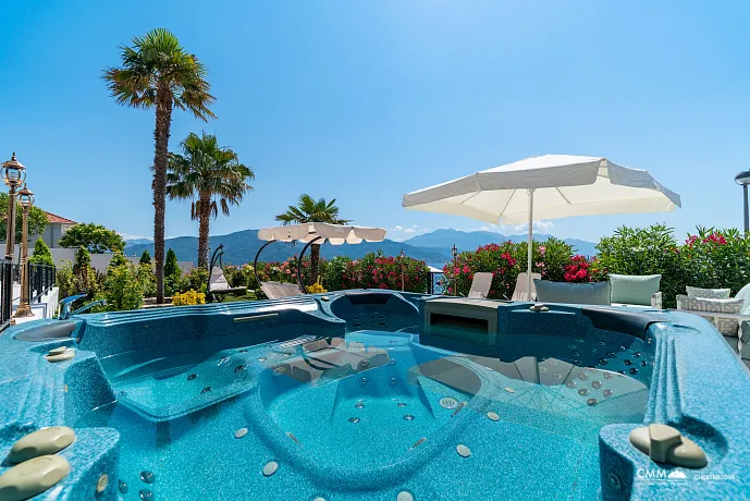 Luxusvilla in Bijela