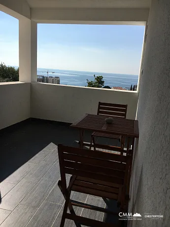 Duplex-Wohnung mit Mittelmeersicht in Petrovac, 104 m²