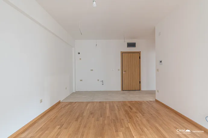 Wohnung mit 42 m² und Parkplatz im Zentrum von Budva in einem neuen Gebäude