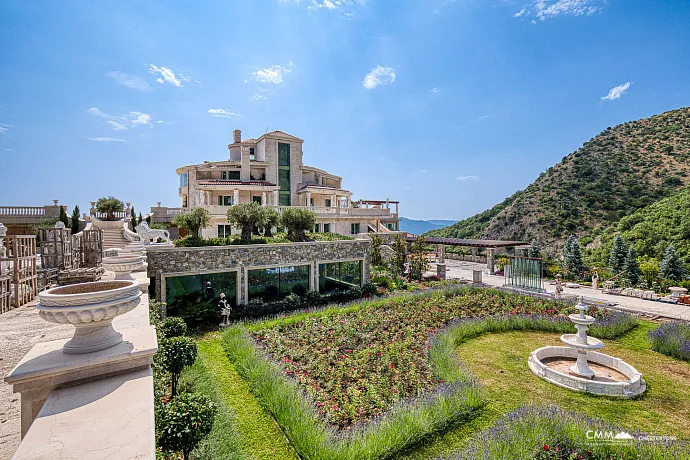 Exklusive Küstenvilla an der Adria – Eleganz und absolute Privatsphäre