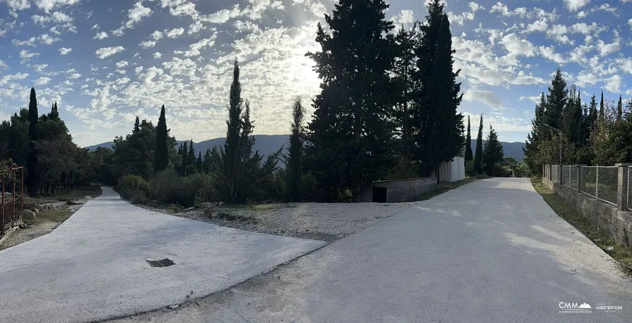 Wunderschönes Grundstück in Mojdež, Herceg Novi, umgeben von Natur