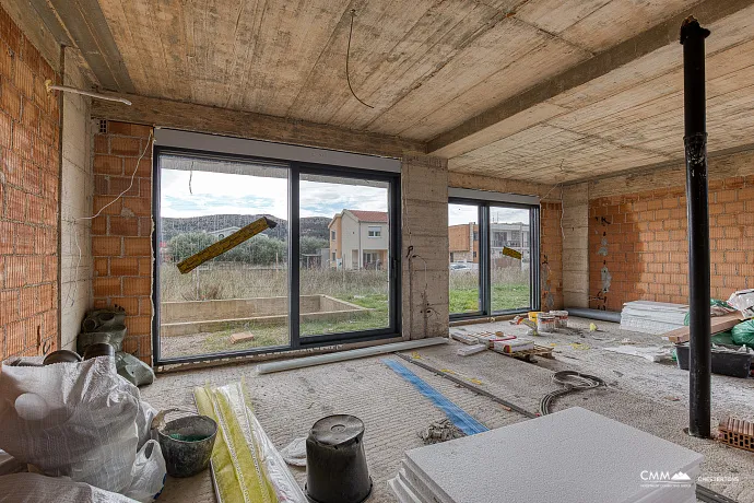 Modernes Haus in Bar mit Terrasse und 3 Schlafzimmern