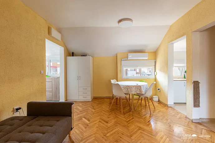 Zweizimmerwohnung in Budva, 60 m², Top-Lage nahe dem Strand