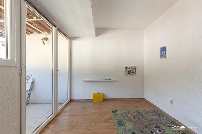 Zweizimmerwohnung in Budva, 60 m², Top-Lage nahe dem Strand
