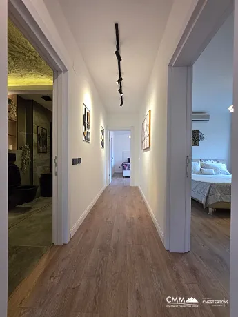 Luxuriöse Drei-Zimmer-Wohnung mit Sauna, 300 Meter vom Meer entfernt – Bečići (107 m²)