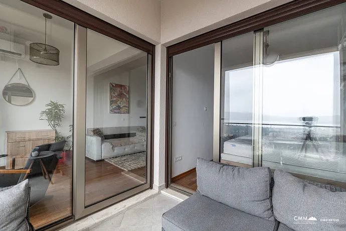 Geräumige Wohnung mit Meerblick in Tivat, Stadtteil Mažina