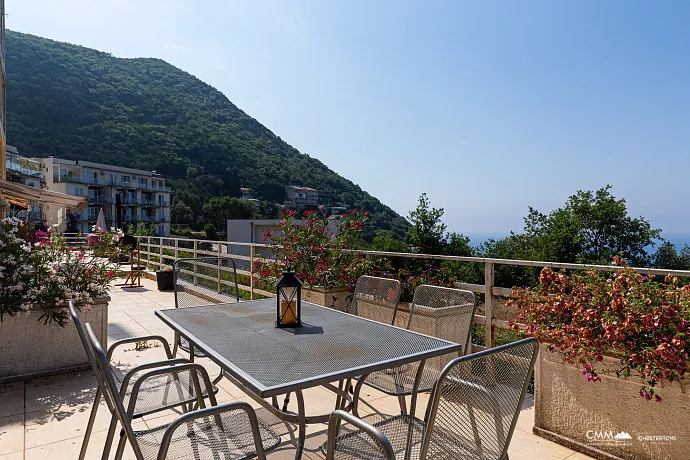 61m² große 2-Zimmer-Wohnung mit Meerblick – Seoce, Budva