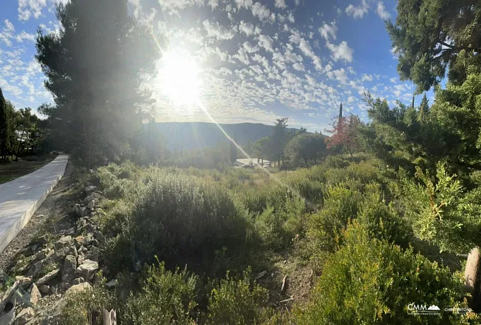 Wunderschönes Grundstück in Mojdež, Herceg Novi, umgeben von Natur