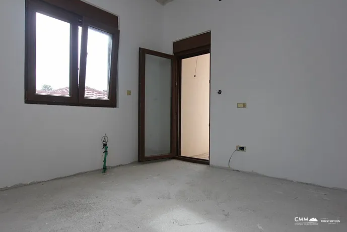 Neues Haus in Becici