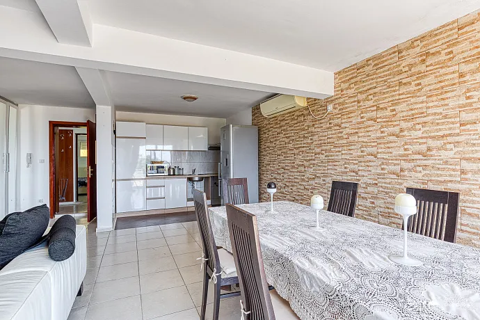 61m² große 2-Zimmer-Wohnung mit Meerblick – Seoce, Budva