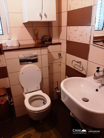 Haus mit herrlicher Aussicht in Tivat zu verkaufen