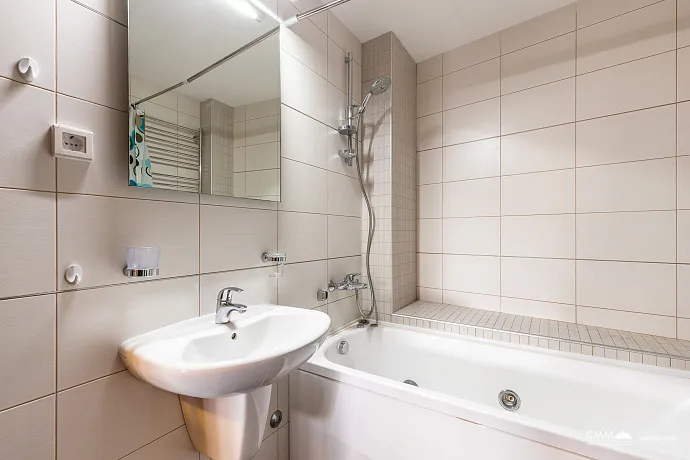 Zwei-Zimmer-Wohnung 84 m² in Pržno – Komfort und Gemütlichkeit am Meer