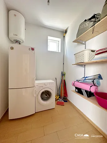 Dreistöckiges Haus in Dobra Voda 308m2