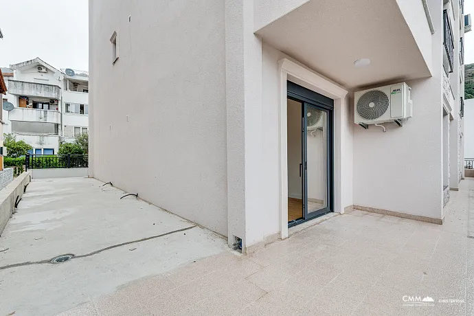 Modernes Apartmenthaus mit Meerblick in Budva