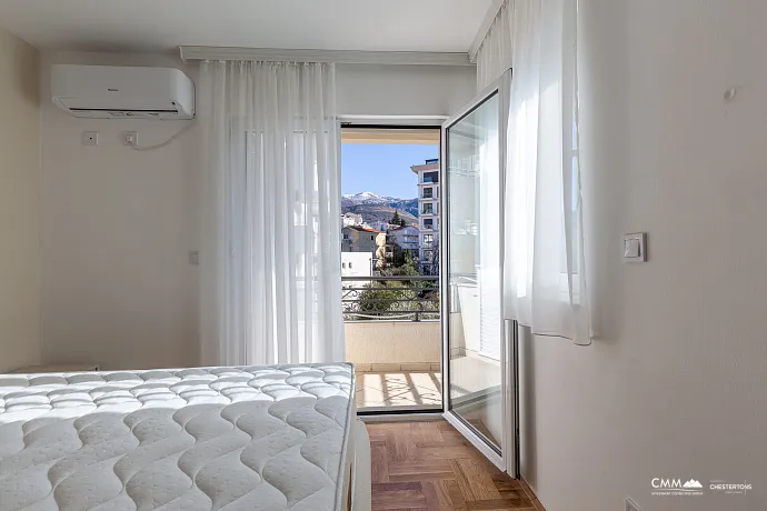 Geräumige 64 m² Wohnung mit Meerblick in Bečići