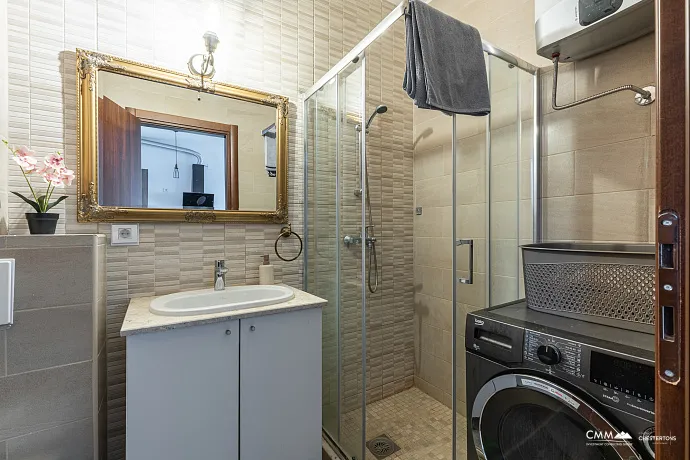 Geräumige Wohnung mit Meerblick in Tivat, Stadtteil Mažina