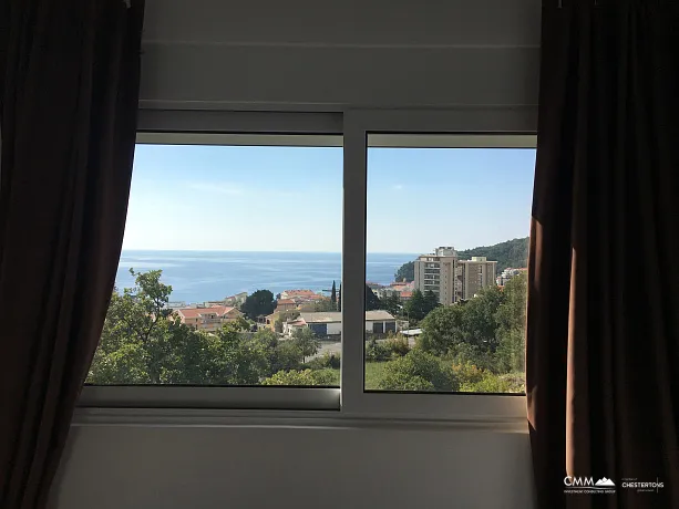 Charmante Meerblick-Residenz mit 3 Schlafzimmern in Petrovac