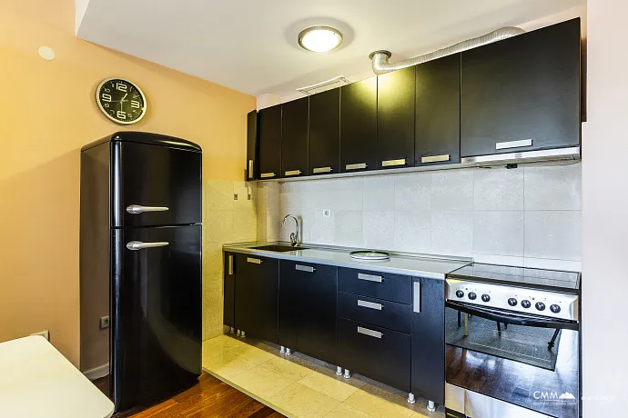 Zwei-Zimmer-Wohnung 84 m² in Pržno – Komfort und Gemütlichkeit am Meer