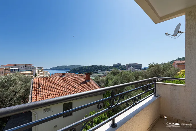 Geräumige 64 m² Wohnung mit Meerblick in Bečići