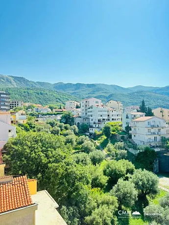 Zu verkaufen Wohnung in Becici in der Nähe des Meeres